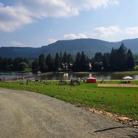 Domek Caloroczny Nad Zalewem U Podnoza Gor Stolowych Radkow Bagian luar foto