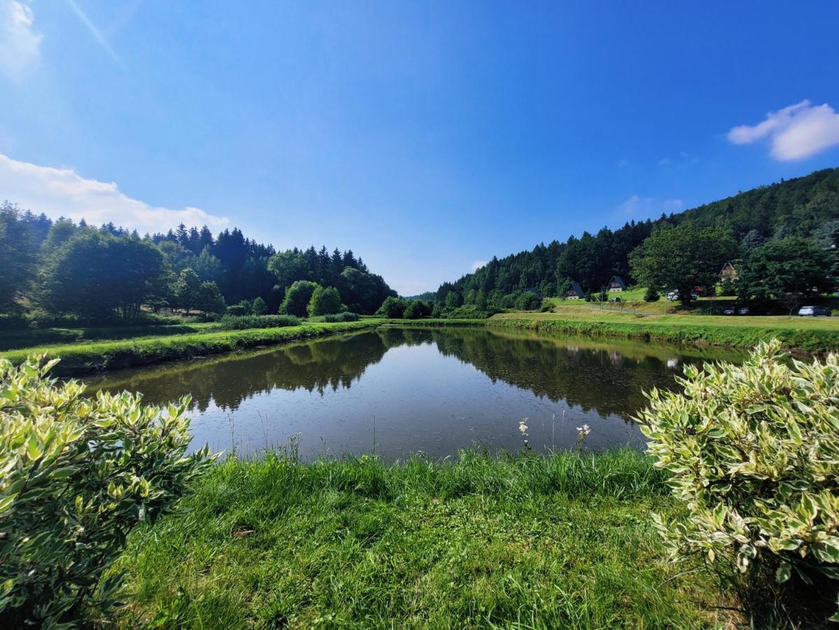 Domek Caloroczny Nad Zalewem U Podnoza Gor Stolowych Radkow Bagian luar foto